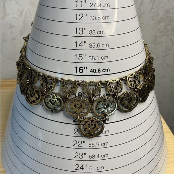 Antique Brass Tone Bib Statement Necklace With Floral Design & Lobster Clasp - Picture 4 of 4